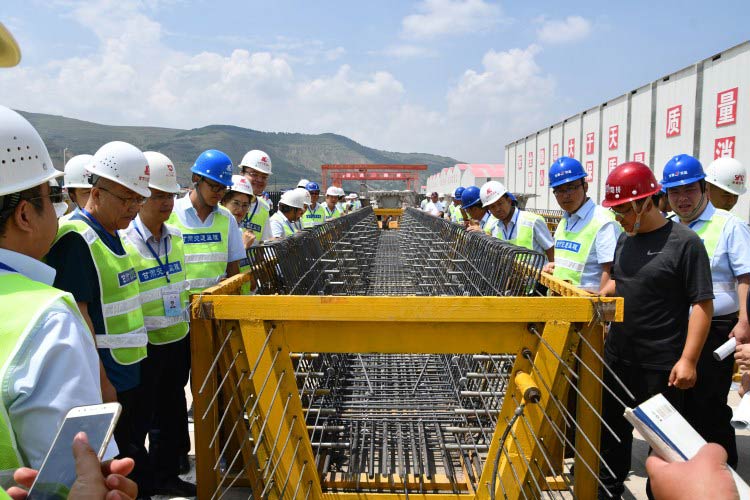 觀摩交流促管理 學(xué)習(xí)先進(jìn)提品質(zhì) 省交通監(jiān)理公司項(xiàng)目現(xiàn)場觀摩會在靜莊高速公路召開